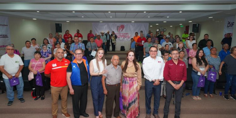 TRANSFORMA SISTEMA DIF Y GOBIERNO MUNICIPAL CALIDAD DE VIDA DE 60 CIUDADANOS CON DIFICULTAD PARA ESCUCHAR